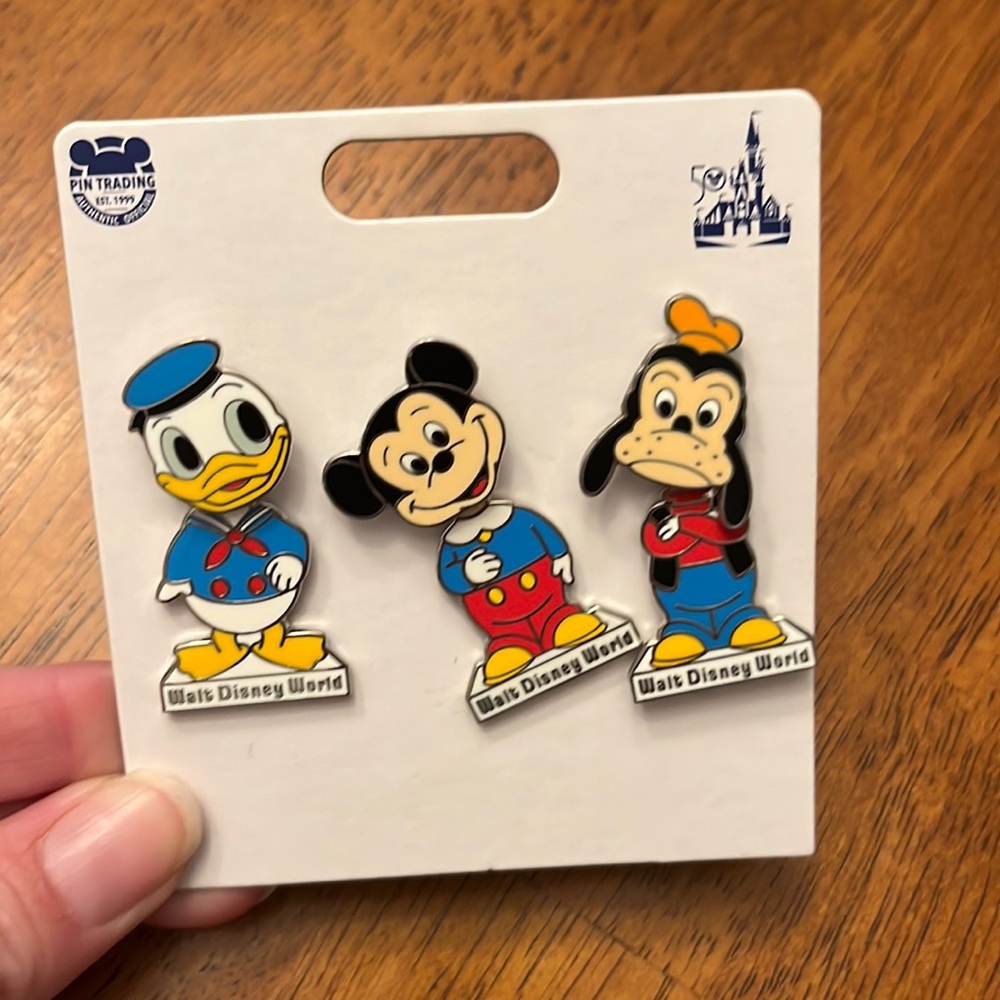 Walt Disney World Bobble Head Pins